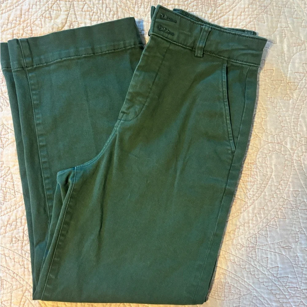 Everlane Organic Cotton Pants in Olive - Picture 4 of 4